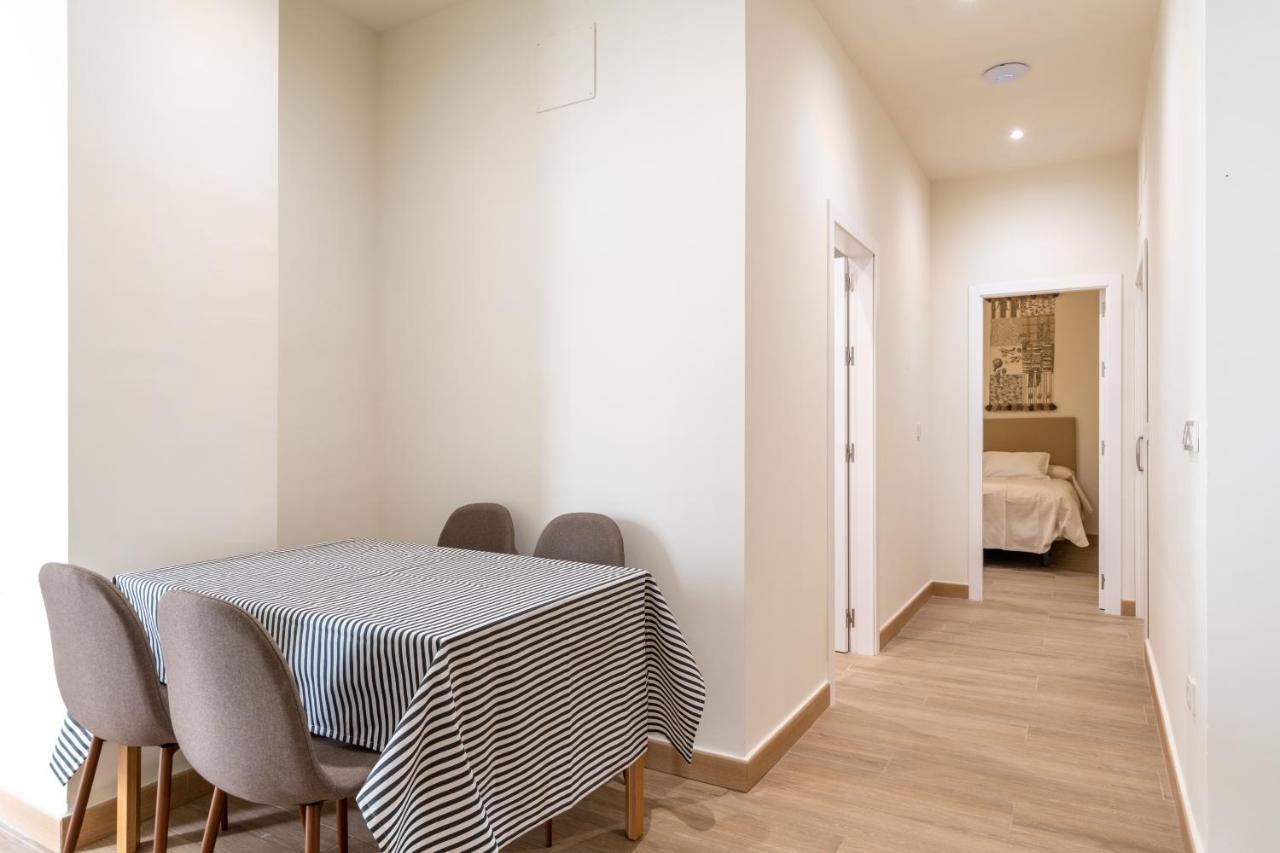 Apartamentos Cervantes 17 Sevilla Exteriör bild