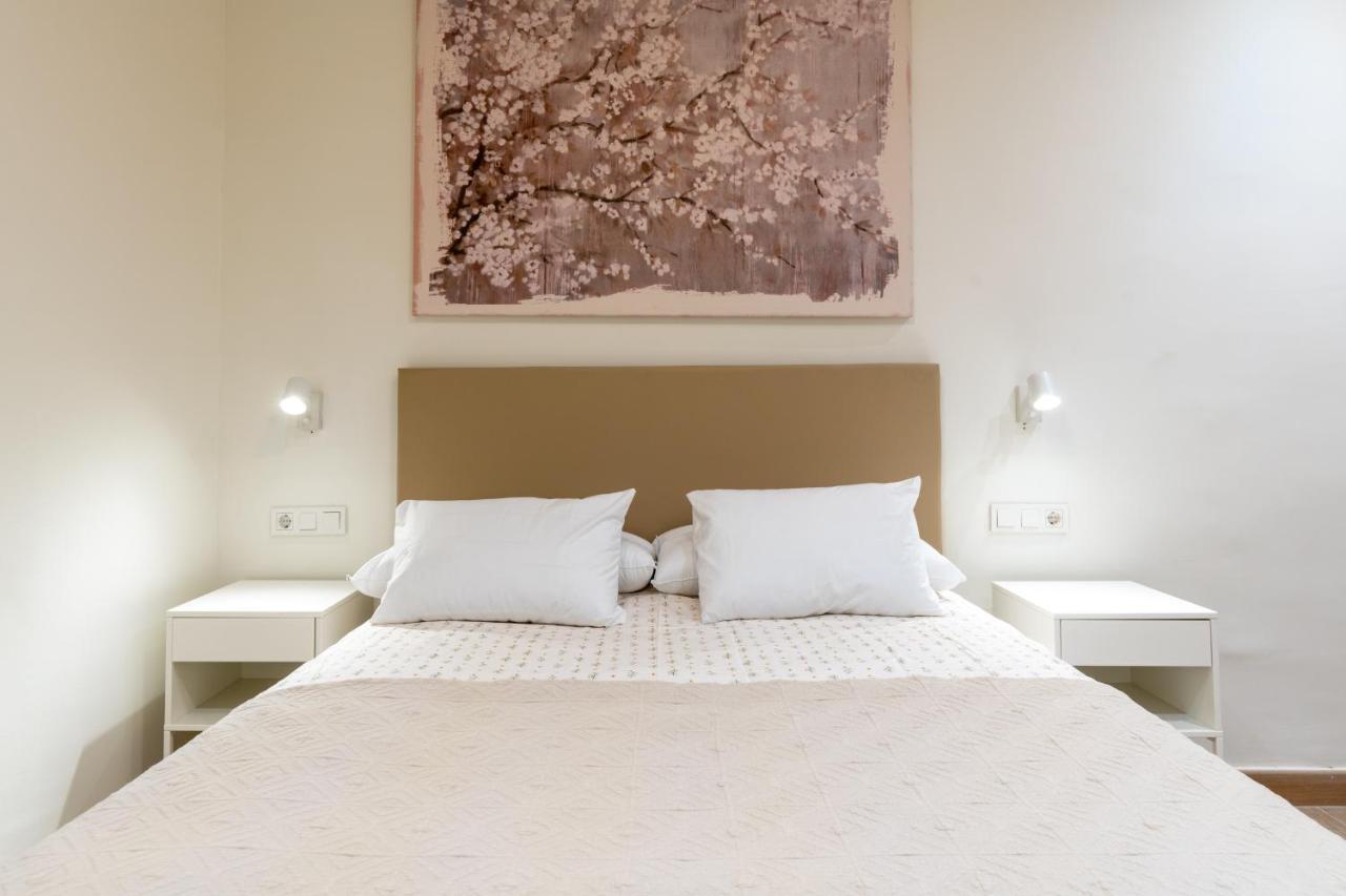 Apartamentos Cervantes 17 Sevilla Exteriör bild